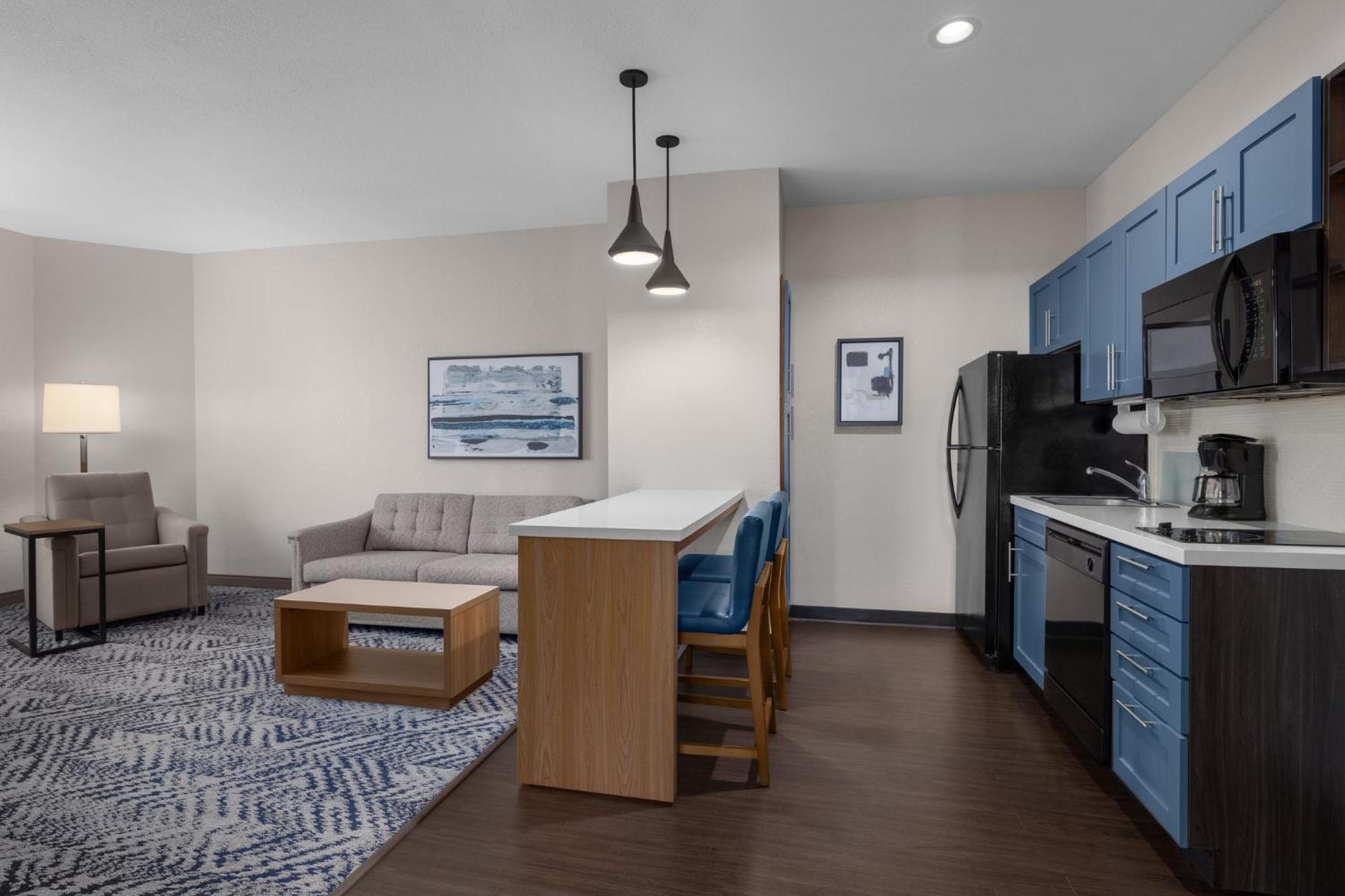 Candlewood Suites Alexandria By Ihg Exterior photo