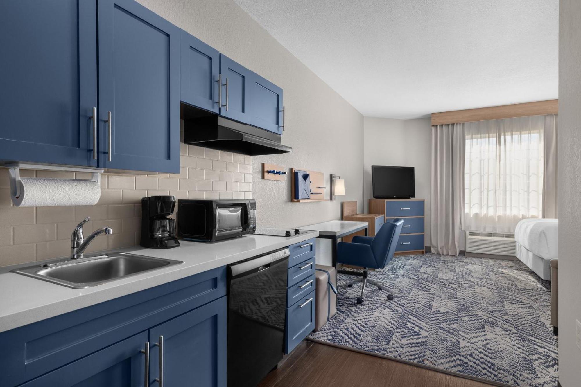Candlewood Suites Alexandria By Ihg Exterior photo